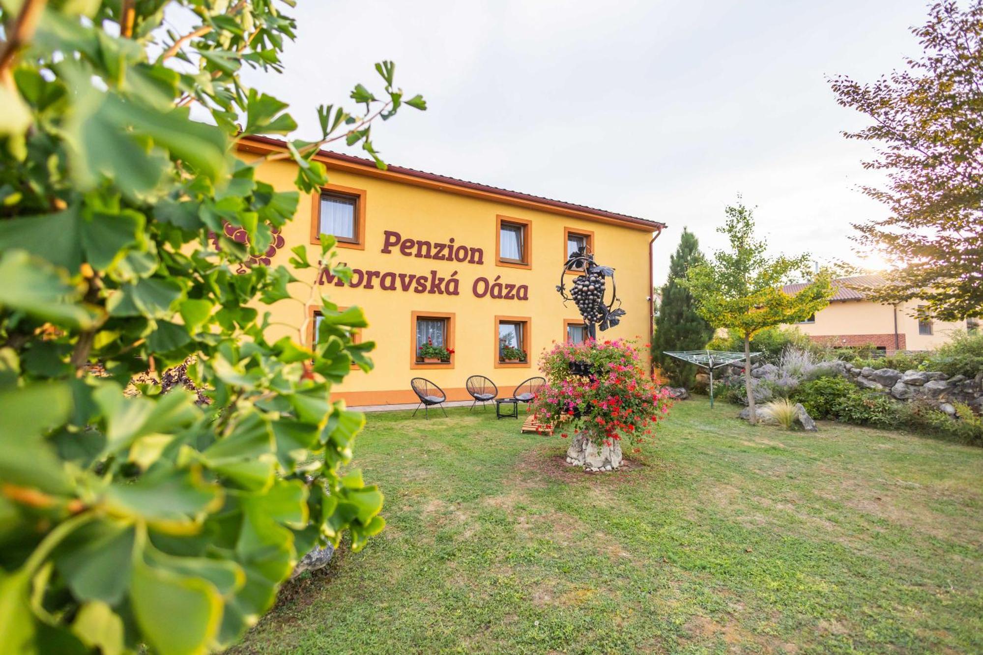 Penzion Moravska Oaza Valtice Extérieur photo
