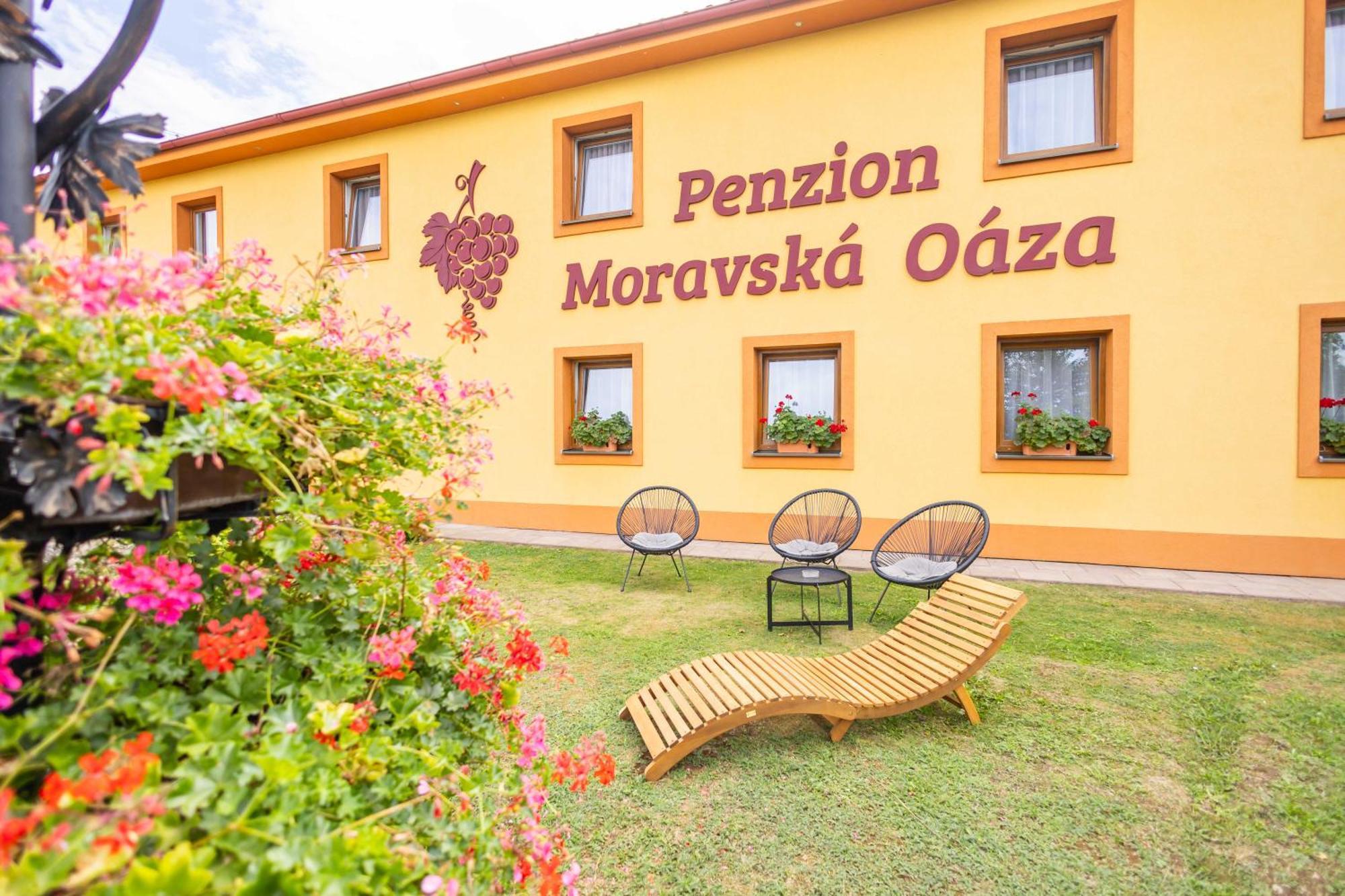 Penzion Moravska Oaza Valtice Extérieur photo